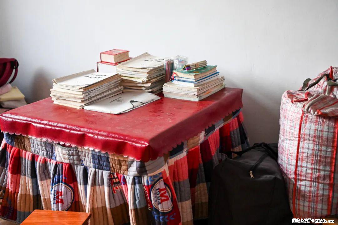 全网追的“扁担女孩”,找了一份暑假工,时薪12元 - 河池生活资讯 - 河池28生活网 hc.28life.com