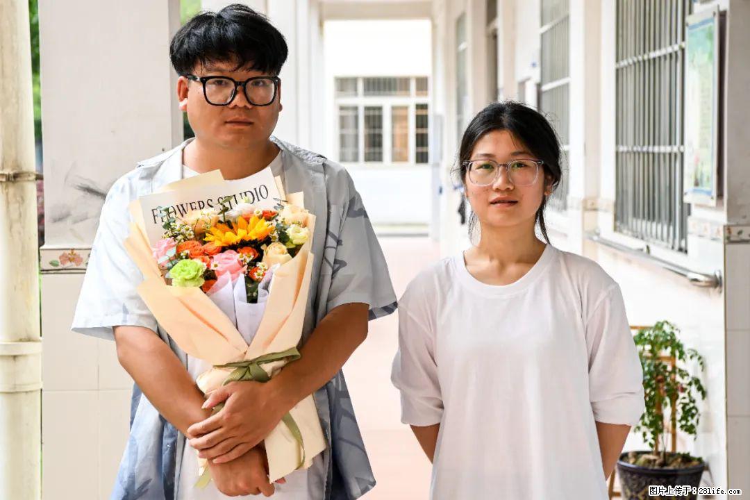 全网追的“扁担女孩”,找了一份暑假工,时薪12元 - 河池生活资讯 - 河池28生活网 hc.28life.com